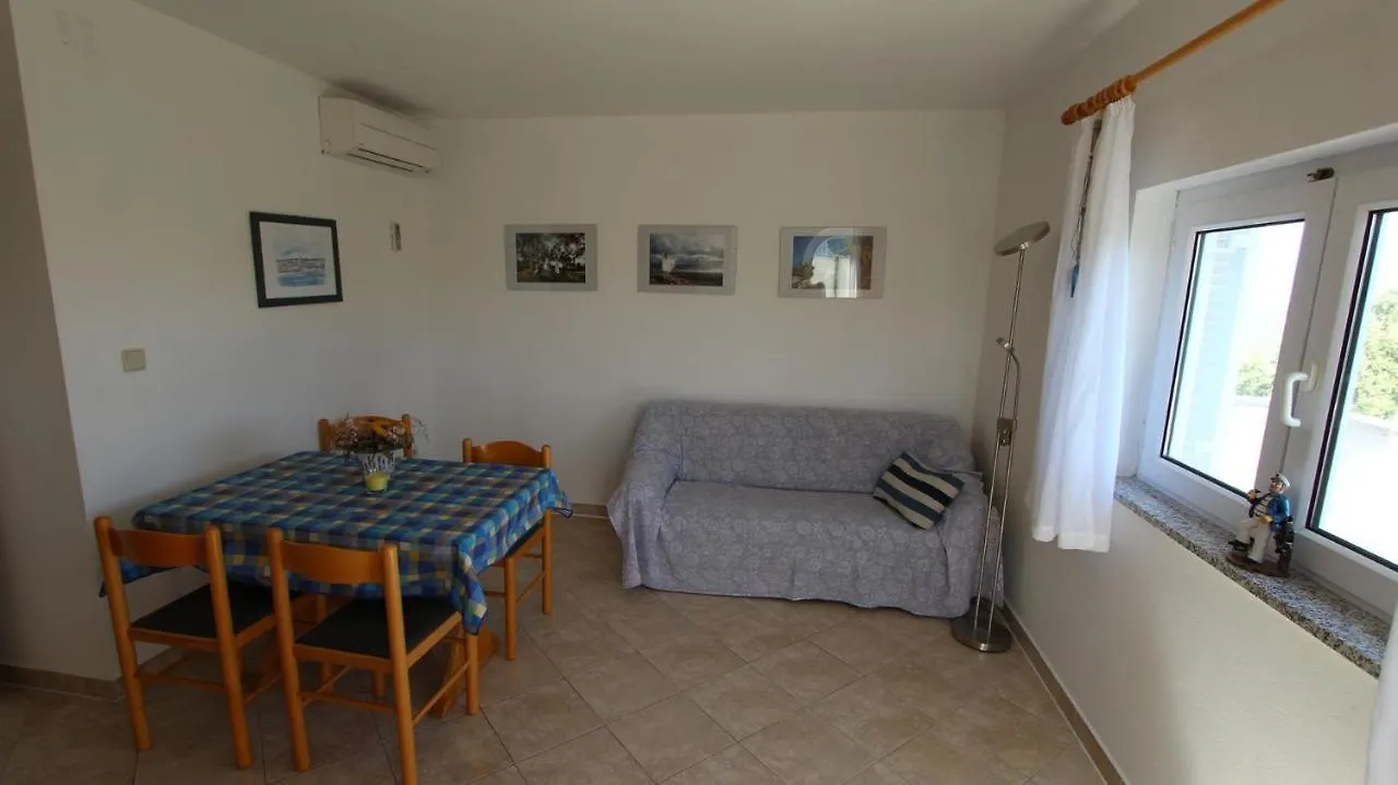 Apartments Damir Sveti Ivan Dobrinjski Guest house