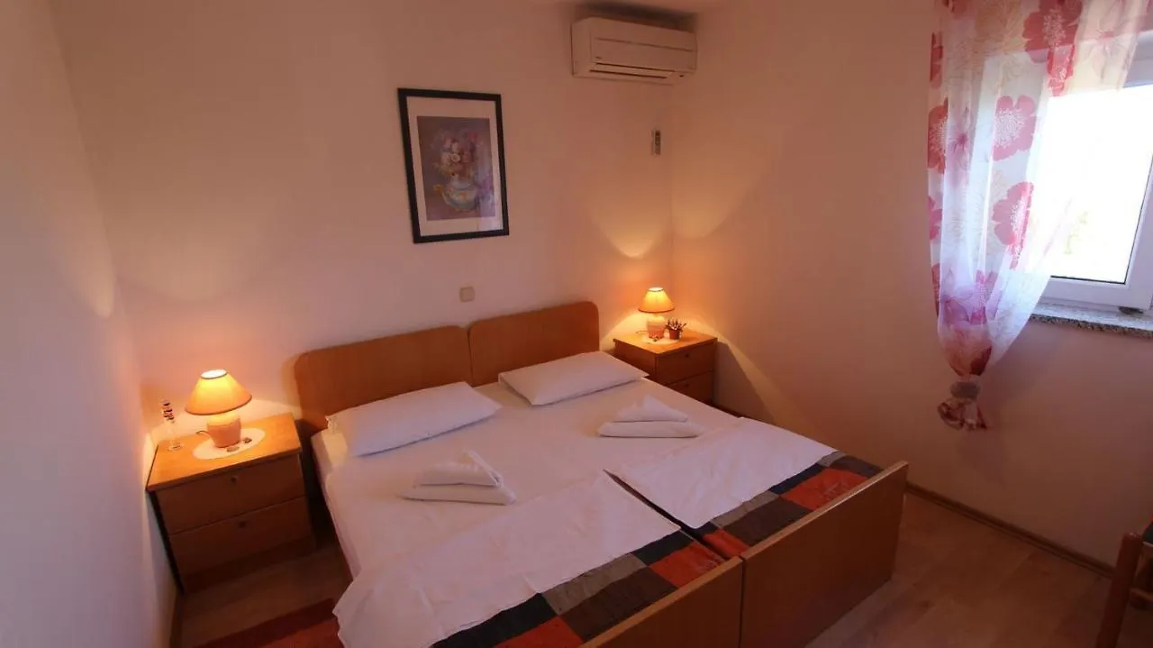 Guest house Apartments Damir Sveti Ivan Dobrinjski