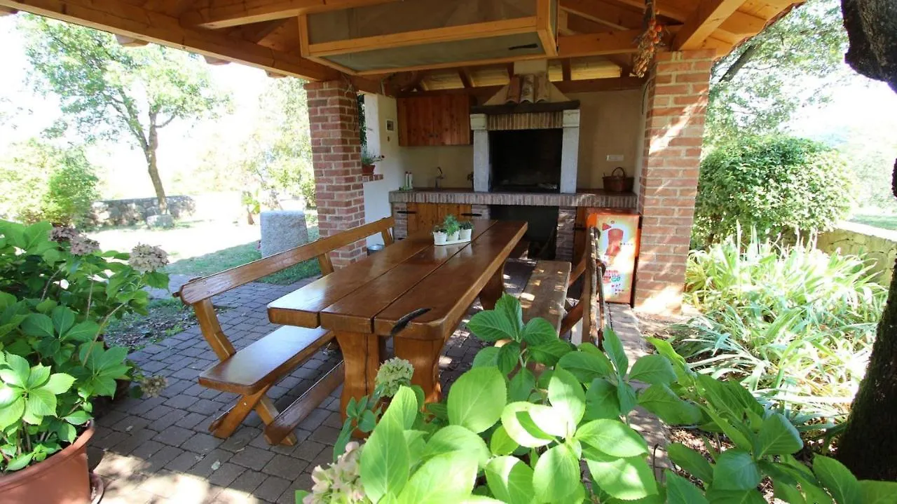 Apartments Damir Sveti Ivan Dobrinjski Guest house