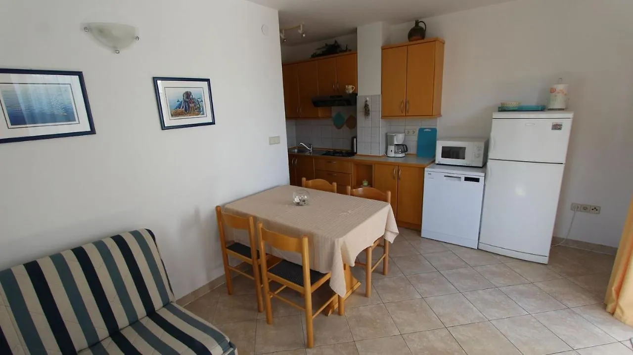 Apartments Damir Sveti Ivan Dobrinjski Guest house